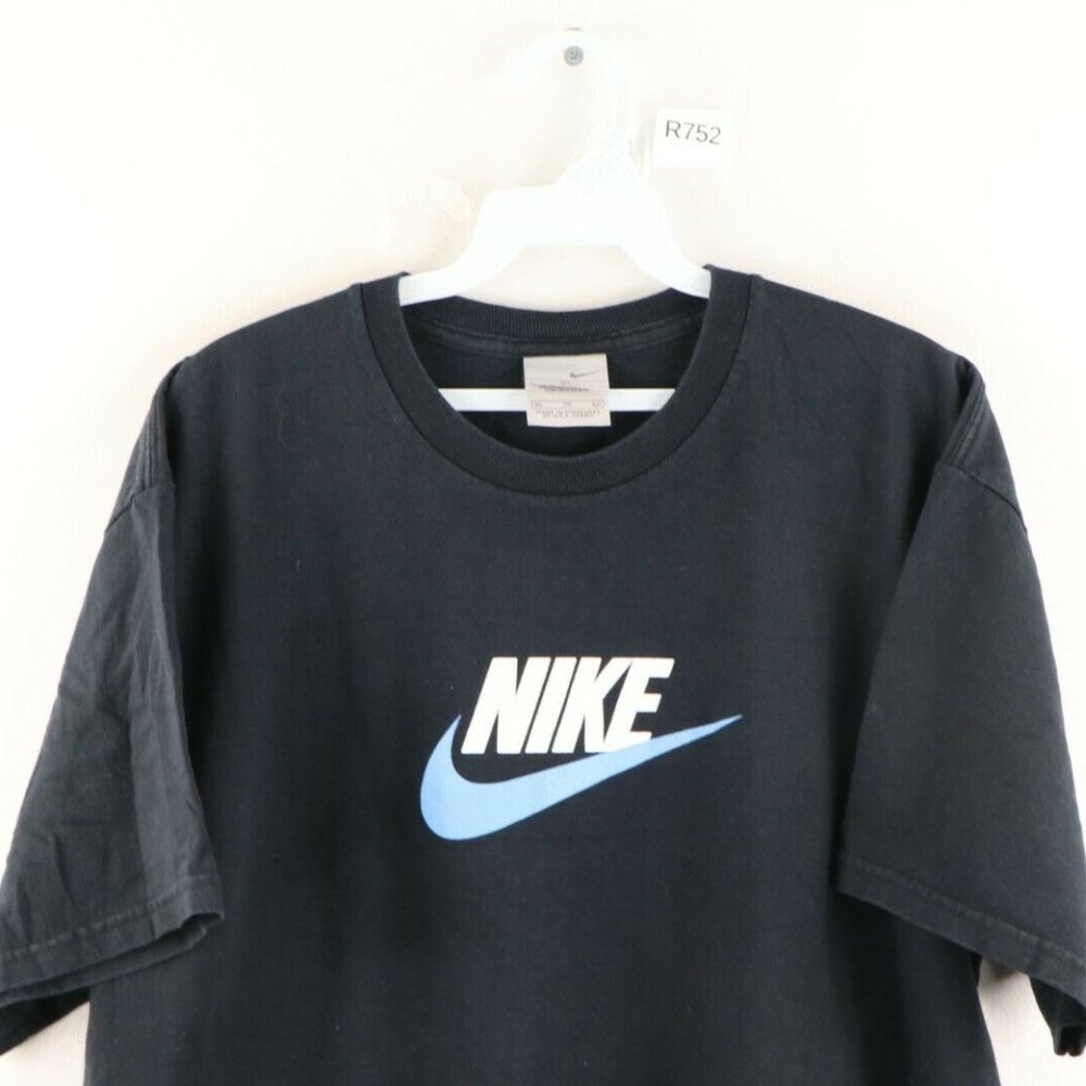 travis scott middle swoosh